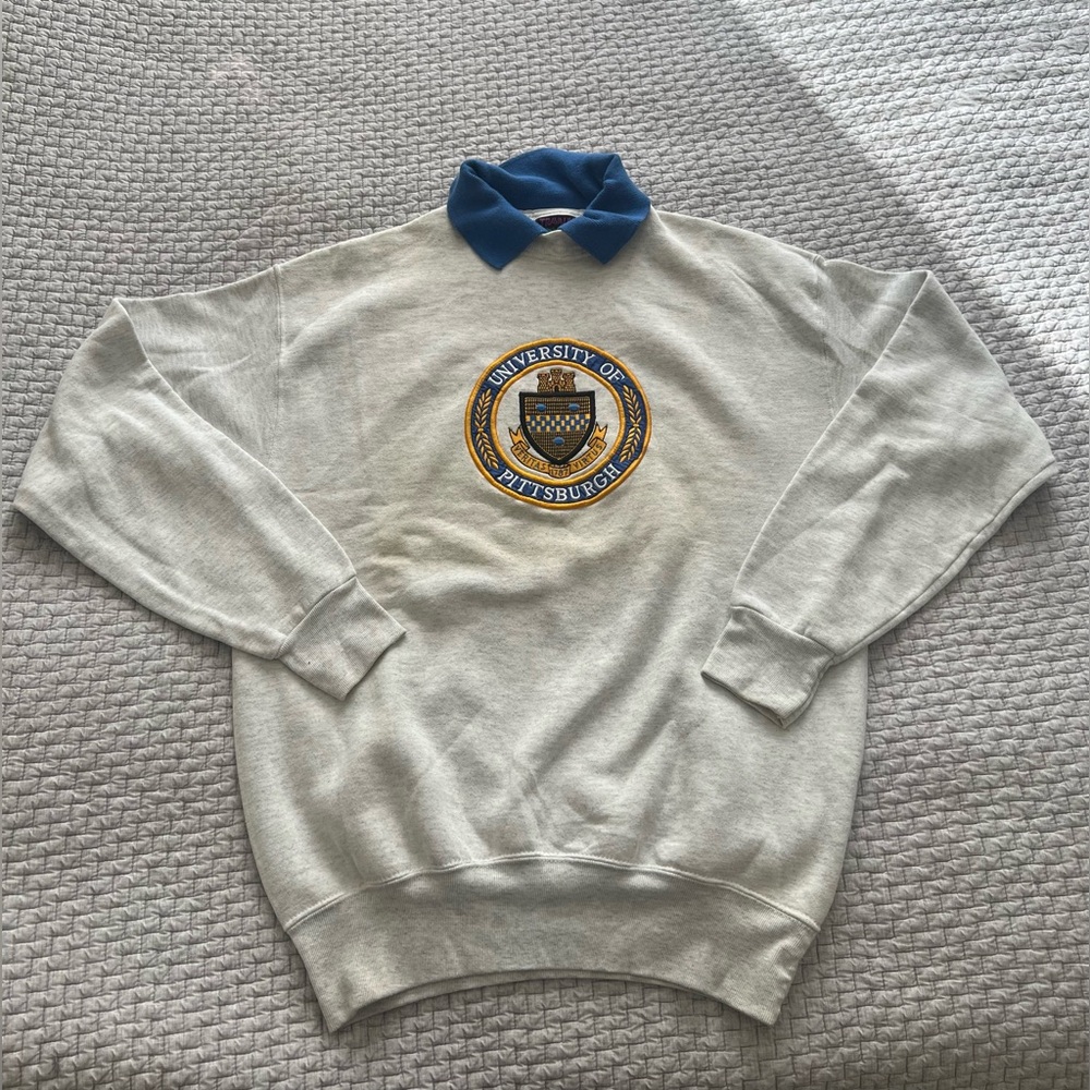 Pitt Vintage Light Gray Sweatshirt with Blue Collar and Yellow Crest